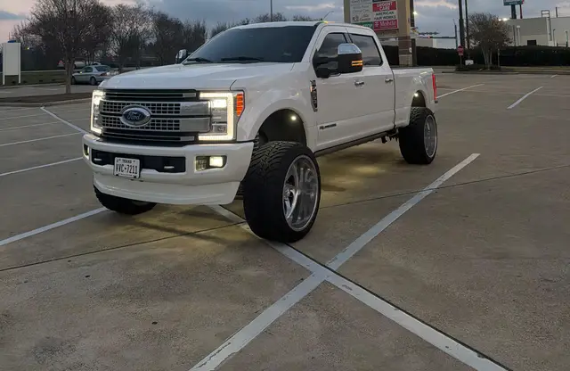 Ford F-250 Platinum Lifted