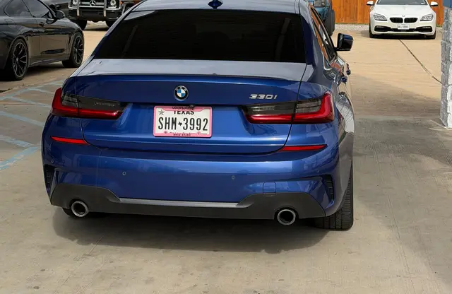 BMW 330i
